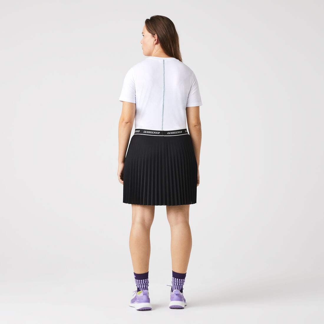 تيشيرت من مزيج قطن بفتحة رقبة مستديرة للنساء تيشيرت من مزيج قطن بفتحة رقبة مستديرة للنساء