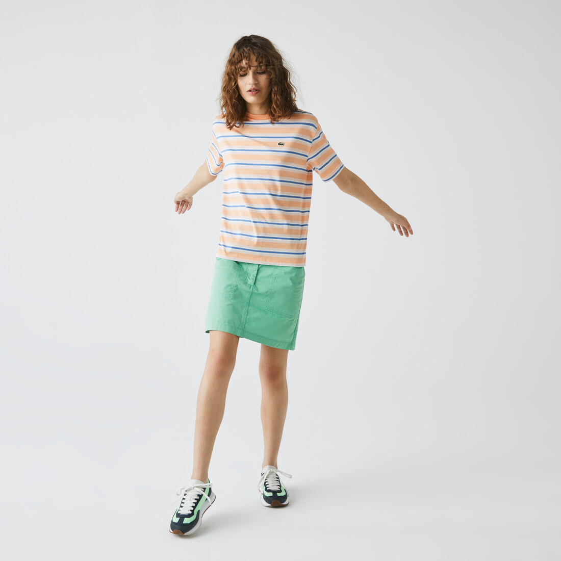 تي شيرت من القطن المقلم للنساء بفتحة رقبة مستديرة تي شيرت من القطن المقلم للنساء بفتحة رقبة مستديرة