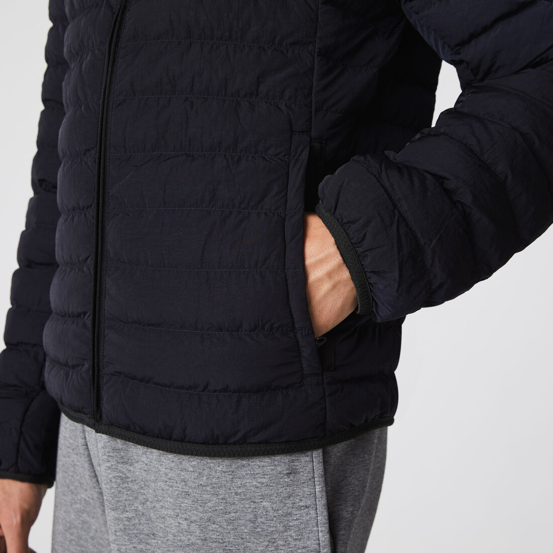 جاكيت منفوخ قابل للطي بقماش خفيف الوزن مقاوم للماء وغطاء رأس للرجال جاكيت منفوخ قابل للطي بقماش خفيف الوزن مقاوم للماء وغطاء رأس للرجال