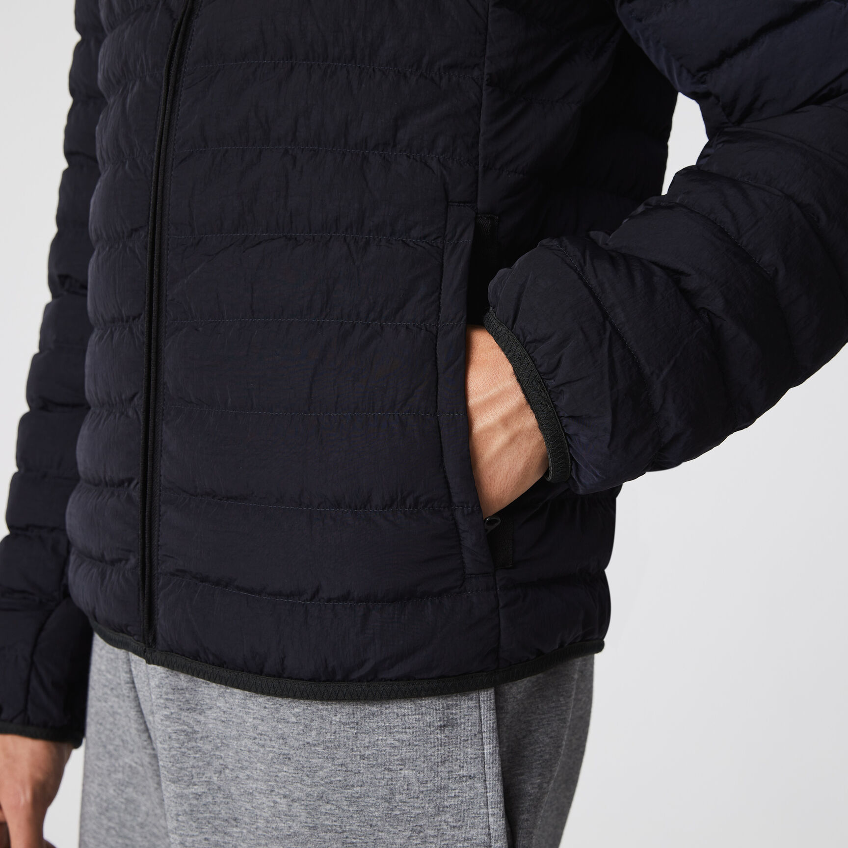 جاكيت منفوخ قابل للطي بقماش خفيف الوزن مقاوم للماء وغطاء رأس للرجال جاكيت منفوخ قابل للطي بقماش خفيف الوزن مقاوم للماء وغطاء رأس للرجال