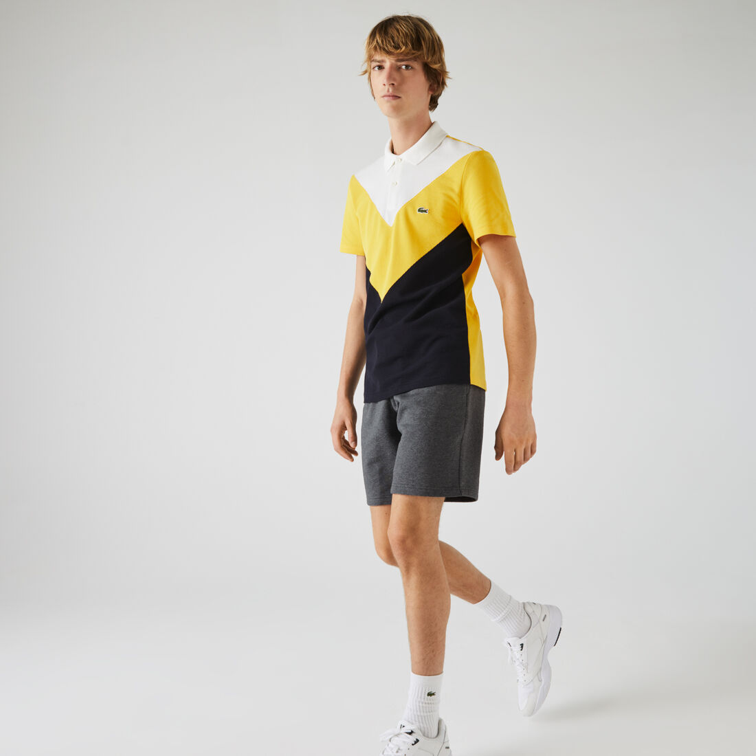 شورت من الصوف لرياضة التنس للرجال من مجموعة Lacoste SPORT شورت من الصوف لرياضة التنس للرجال من مجموعة Lacoste SPORT