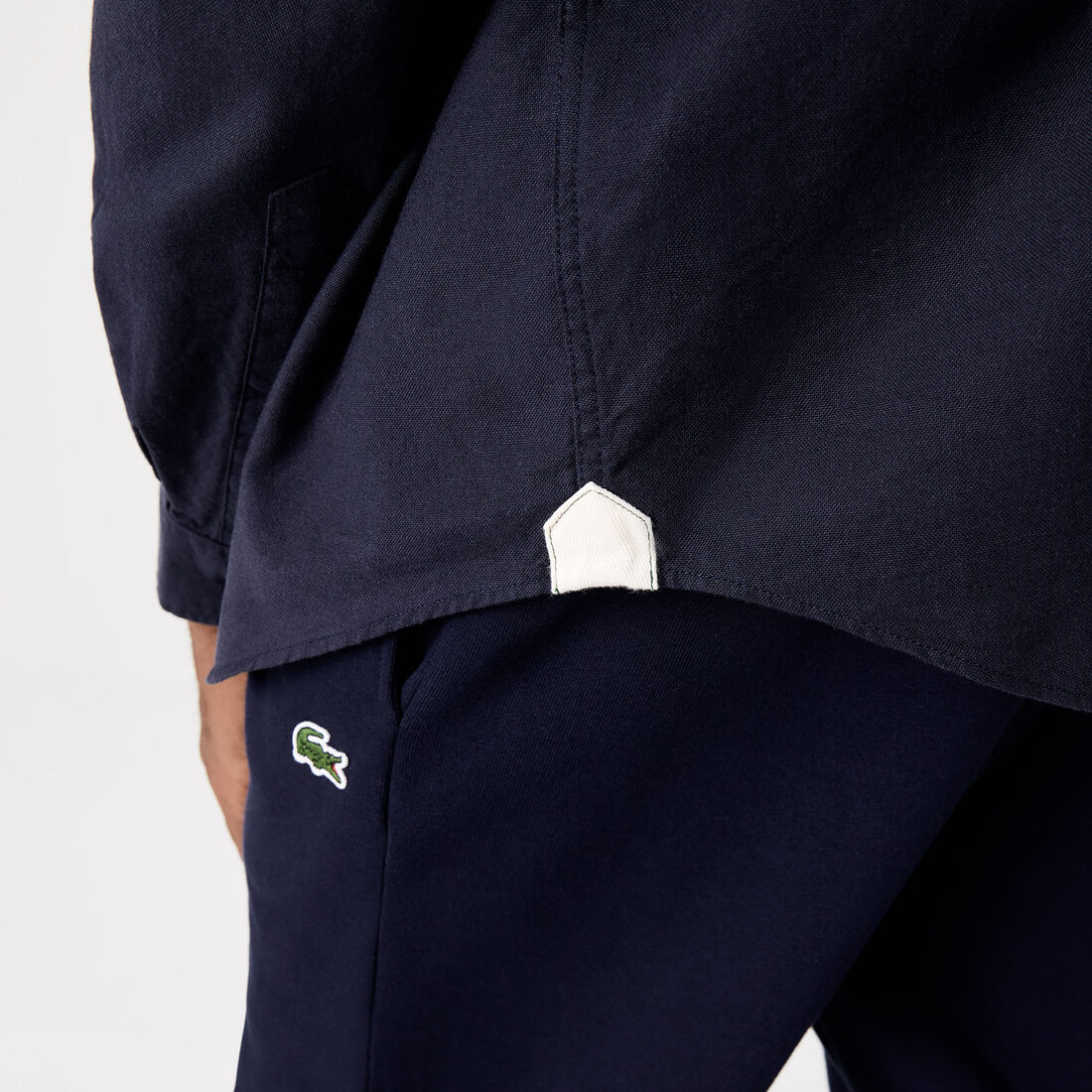 قميص لاكوست للرجال بياقة بأزرار من قطن أكسفورد قميص لاكوست للرجال بياقة بأزرار من قطن أكسفورد