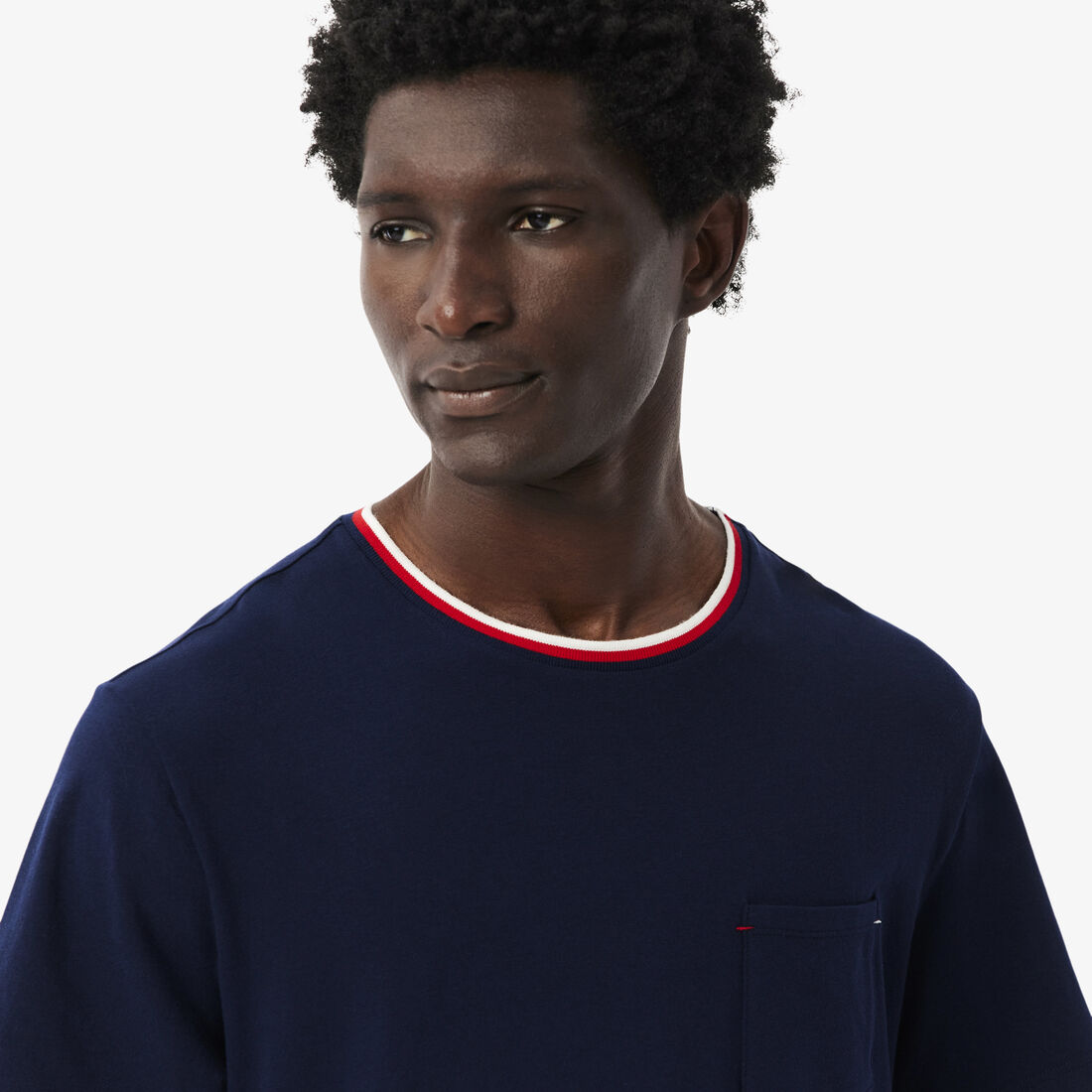 تي شيرت بقصّة عادية من مجموعة لاكوست للتنس × دانييل ميدفيديف Contrast Neck Loungewear Top - TH1726-00-166