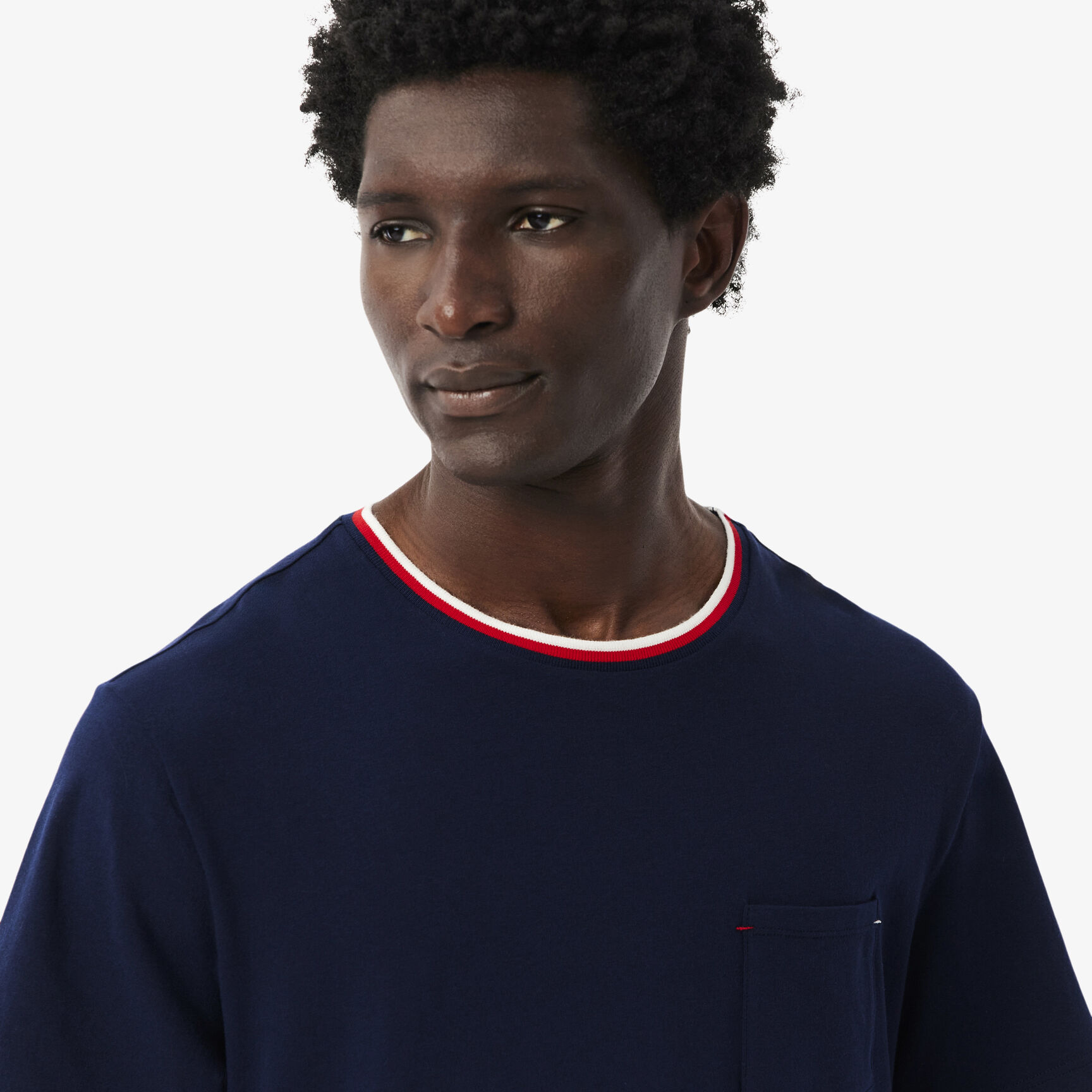 تي شيرت بقصّة عادية من مجموعة لاكوست للتنس × دانييل ميدفيديف Contrast Neck Loungewear Top - TH1726-00-166