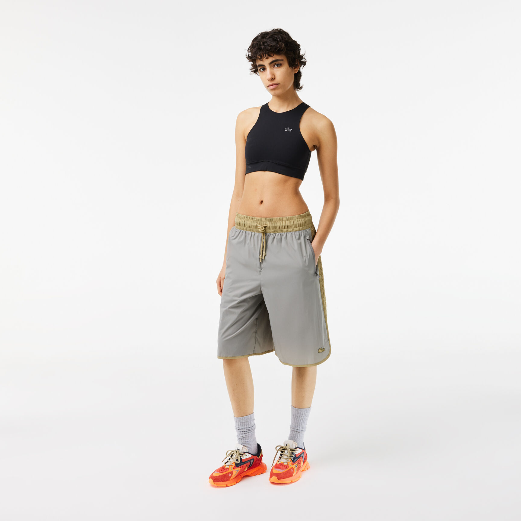 شورت برمودا لاكوست تفتا بلونين للنساء شورت برمودا لاكوست تفتا بلونين للنساء