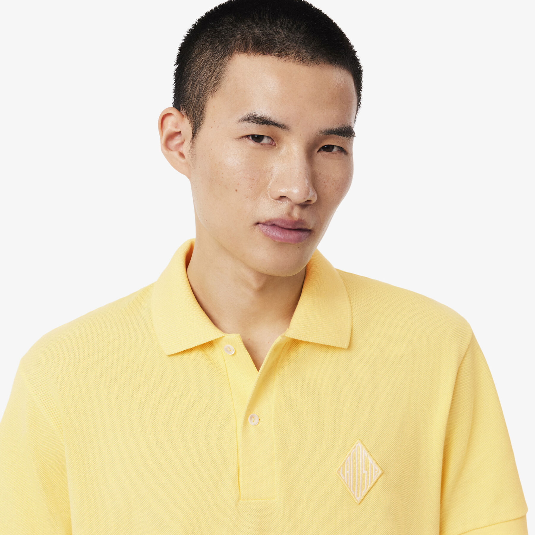 قميص بولو بيكيه بقصة كلاسيكية مع شعارالماركة بارز Classic Fit Badge Accent Pique Polo Shirt - PH0034-00-107