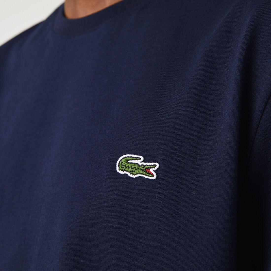 تيشيرت قطن بفتحة رقبة مستديرة وأشرطة بشعار الماركة للرجال تيشيرت قطن بفتحة رقبة مستديرة وأشرطة بشعار الماركة للرجال