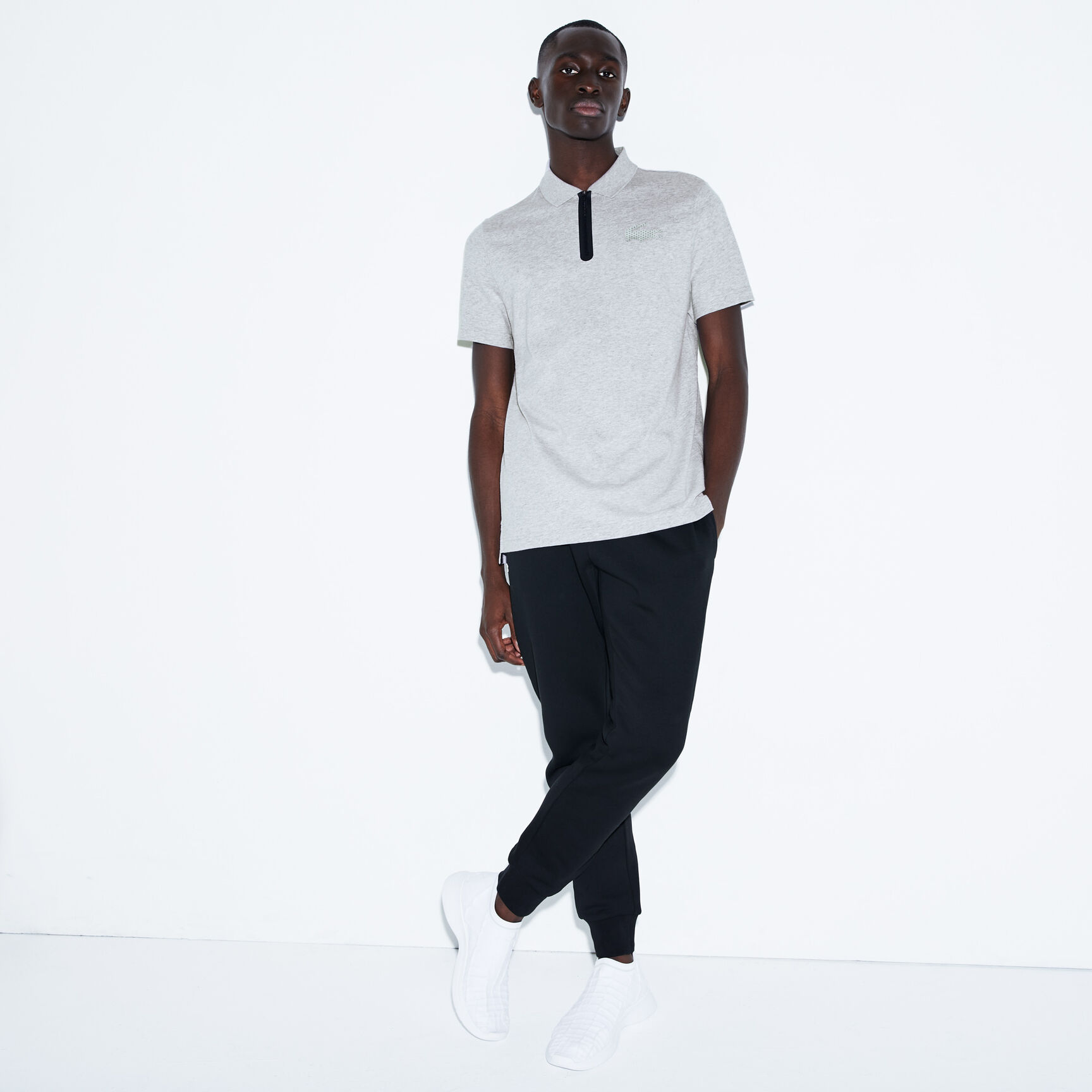 قميص بولو قطني للرجال بسحاب عند الياقة وعلامة التمساح المجسمة من مجموعة Lacoste SPORT