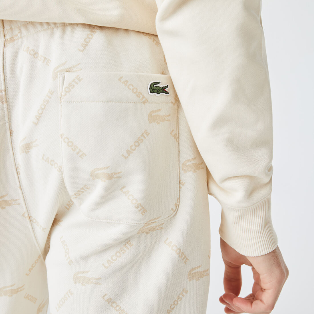 بنطال رياضي صوف للجنسين مجموعة Lacoste LIVE وتفاصيل مطبوعة بنطال رياضي صوف للجنسين مجموعة Lacoste LIVE وتفاصيل مطبوعة