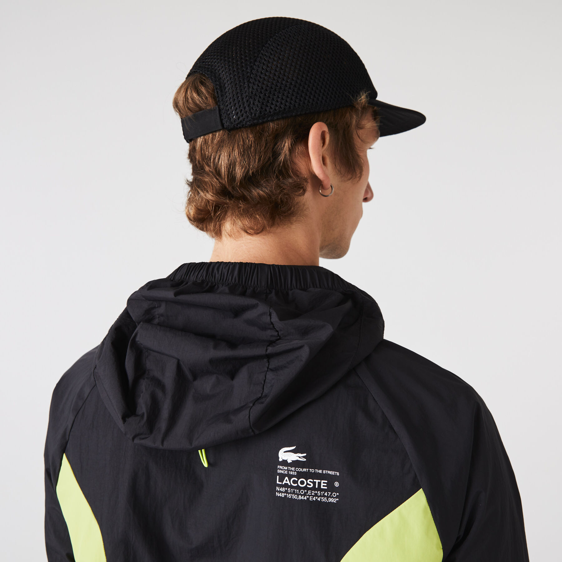 جاكيت ويندبريكر بتصميم قابل للطي للرجال مجموعة Lacoste SPORT لاكوست جاكيت ويندبريكر بتصميم قابل للطي للرجال مجموعة lacoste sport