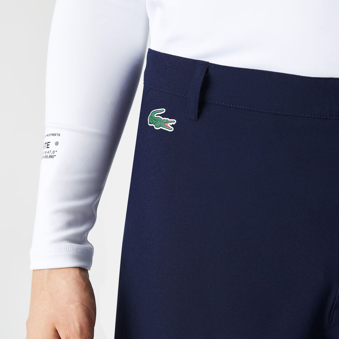 شورت برمودا غولف نسيج مطاطي خفيف للرجال مجموعة Lacoste SPORT شورت برمودا غولف نسيج مطاطي خفيف للرجال مجموعة Lacoste SPORT