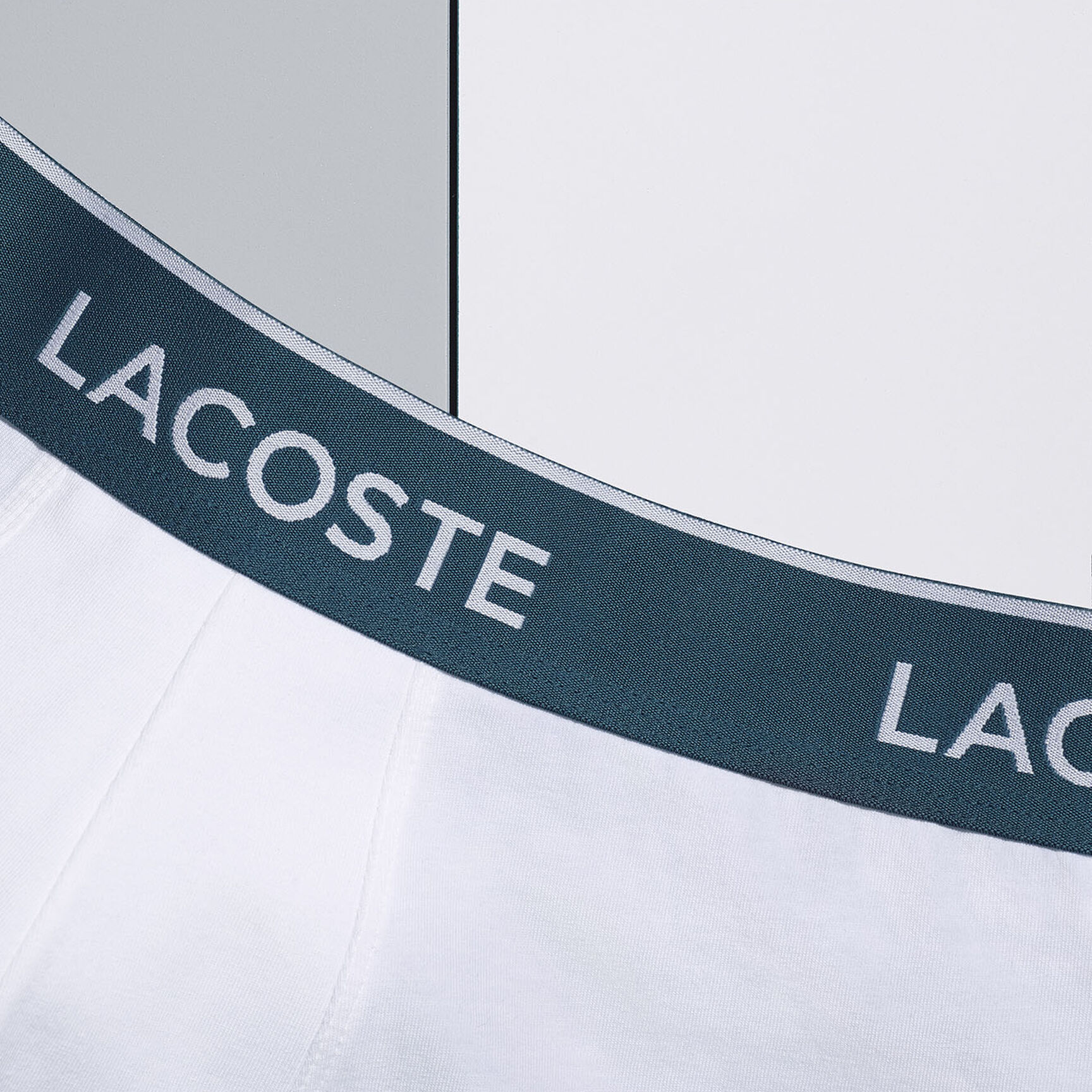 طقم بوكسر لاكوست بطبعة الشعار بألياف دقيقة للرجال، 3 قطع Pack Of 3 Casual Black Trunks - 5H3389-00-NUA