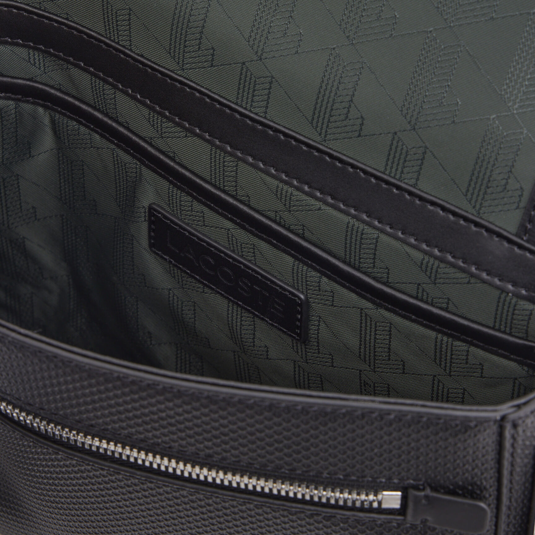 Chantaco Leather Messenger Bag Chantaco Leather Messenger Bag - NH5262CE-000