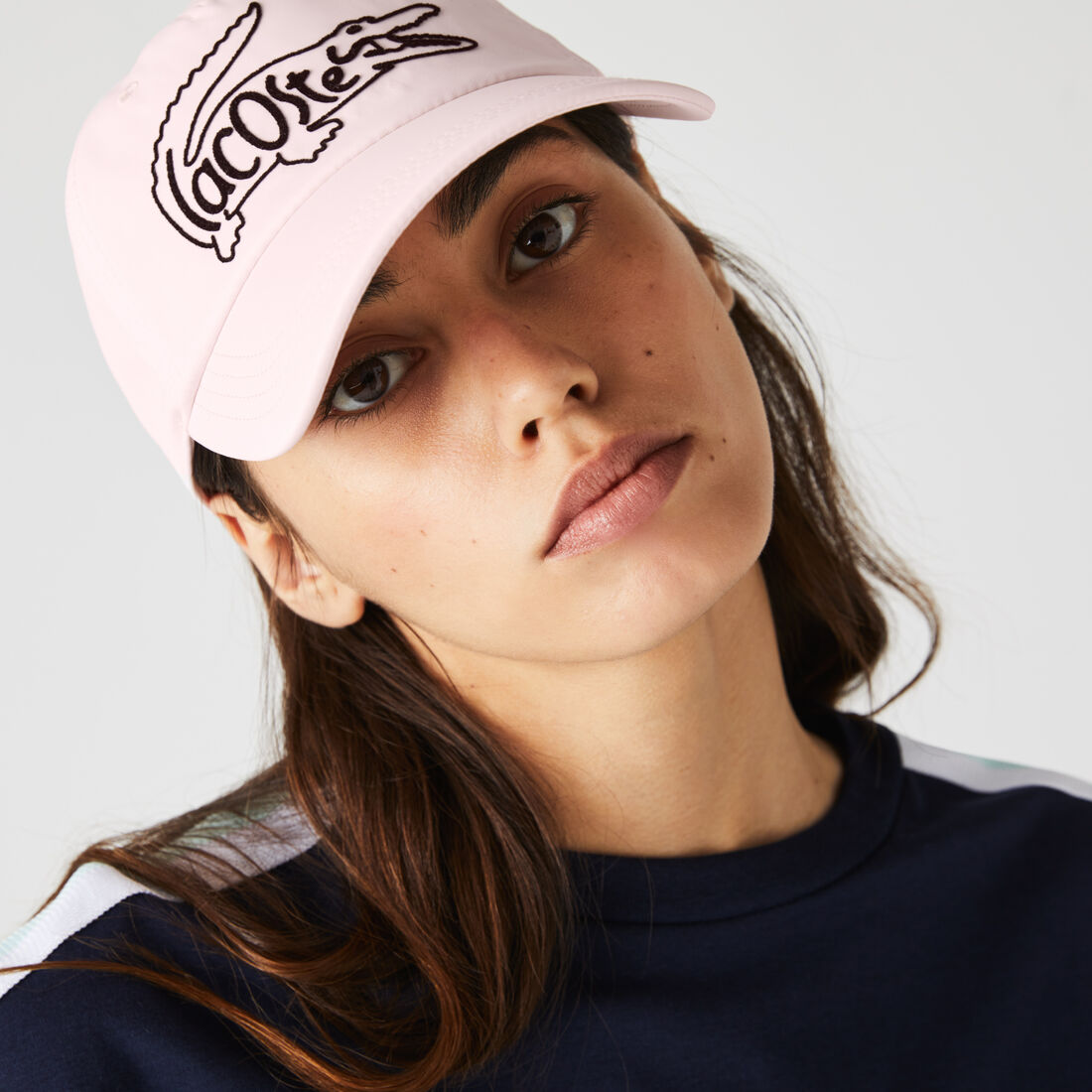 كاب نايلون خفيف للنساء مع طباعة التمساح بالحجم الكبير