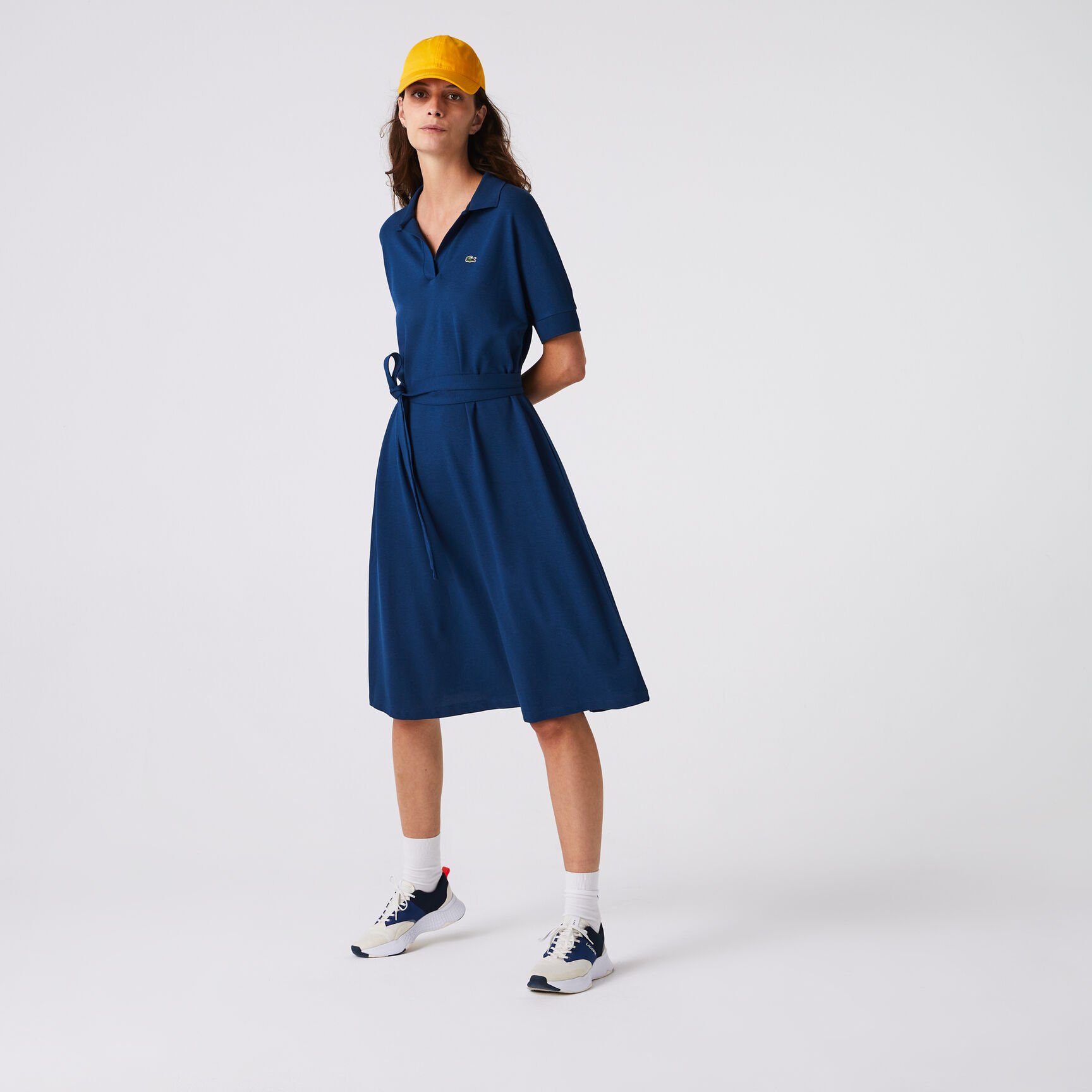 فستان بولو بيكيه بقصة واسعة وفتحة رقبة حرف V للنساء فستان بولو بيكيه بقصة واسعة وفتحة رقبة حرف V للنساء