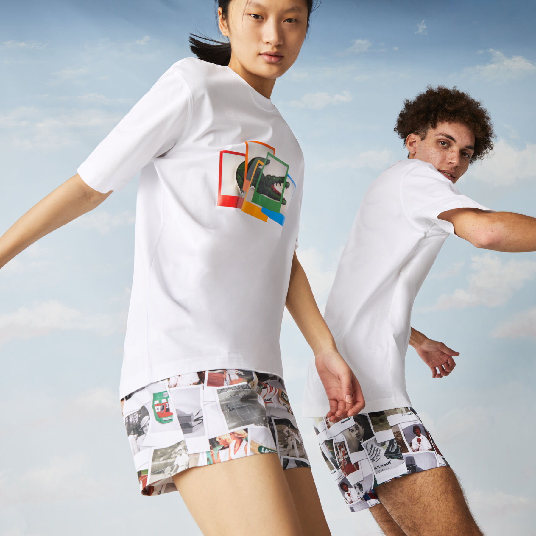 لاكوست تي شيرت قطني للجنسين قصة فضفاضة من مجموعة lacoste live و polaroid