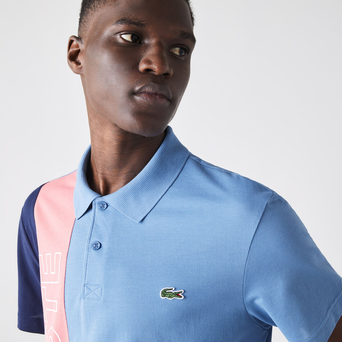 قميص بولو للرجال قصة عادية بكتل لونية من نسيج محبوك فائق الخفة قميص بولو للرجال قصة عادية بكتل لونية من نسيج محبوك فائق الخفة