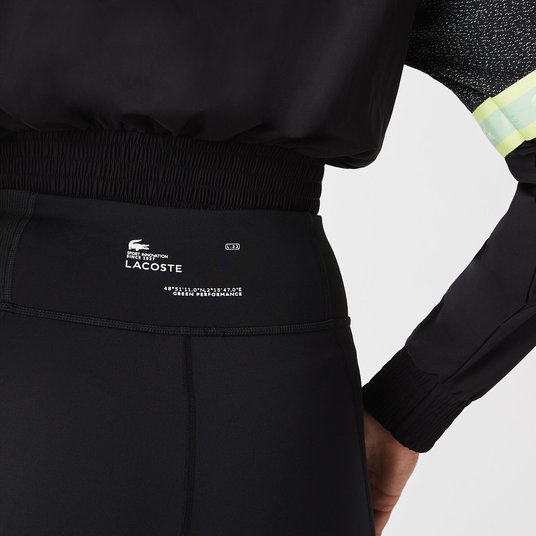 شورت بايكر من مجموعة Lacoste SPORT للنساء شورت بايكر من مجموعة Lacoste SPORT للنساء