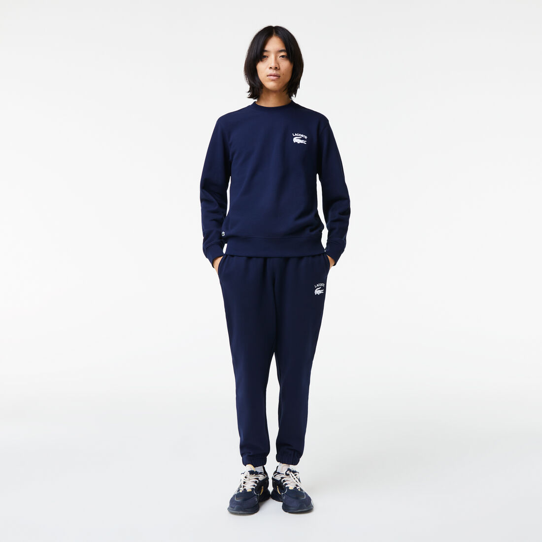 سويت شيرت لاكوست بفتحة رقبة مستديرة وطبعة حروف للرجال سويت شيرت لاكوست بفتحة رقبة مستديرة وطبعة حروف للرجال