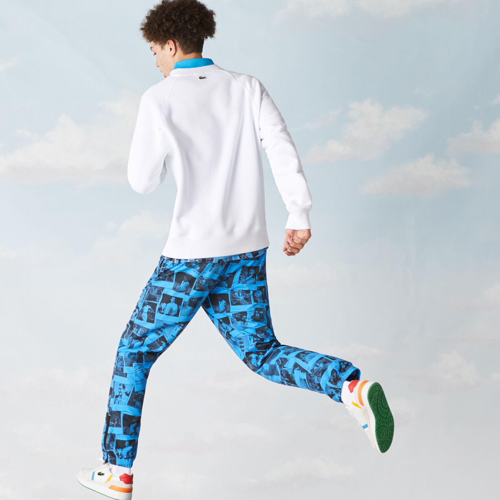 سويت شيرت للجنسين قصة فضفاضة من مجموعة Lacoste LIVE و Polaroid سويت شيرت للجنسين قصة فضفاضة من مجموعة Lacoste LIVE و Polaroid