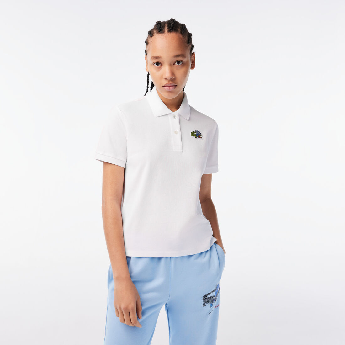 تيشيرت بولو بطبعة تمساح للنساء مجموعة Lacoste x Netflix
