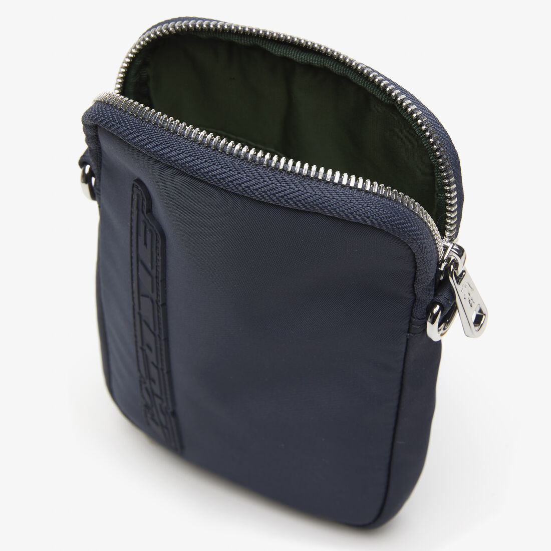 حافظة هاتف لاكوست بشعار الماركة بلون مغاير للجنسين حافظة هاتف لاكوست بشعار الماركة بلون مغاير للجنسين