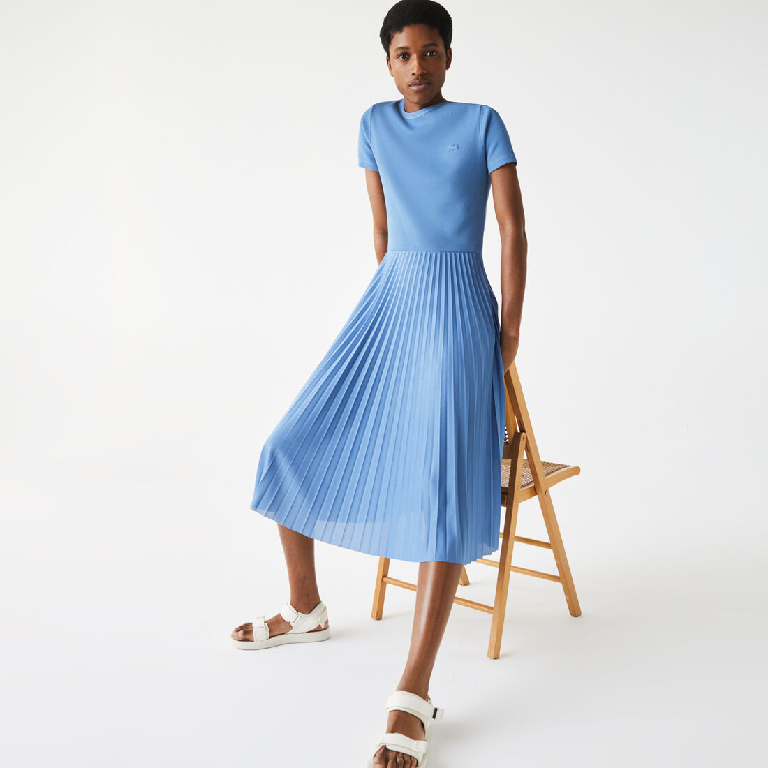 فستان بطيات متعرج الملمس متوسط الطول للنساء