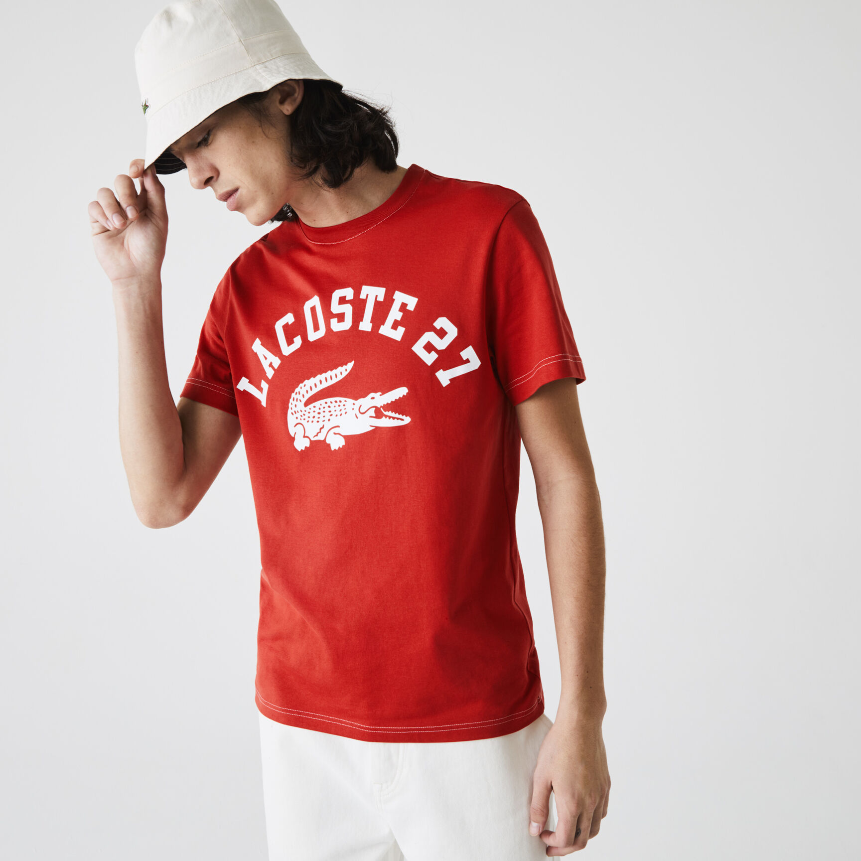تيشيرت قطن بفتحة رقبة مستديرة وطبعة Lacoste 27 للرجال تيشيرت قطن بفتحة رقبة مستديرة وطبعة Lacoste 27 للرجال