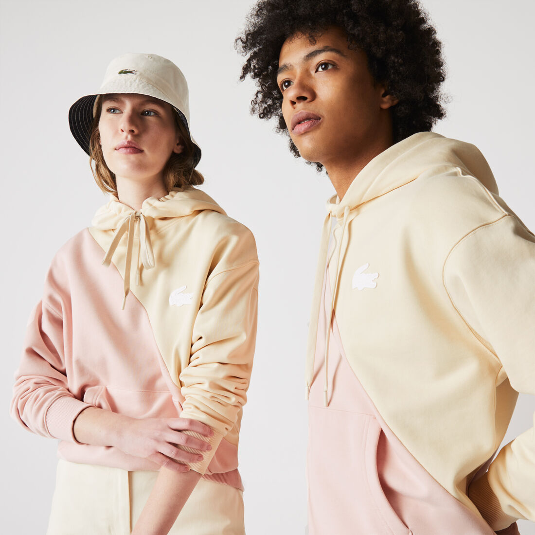 سويت شيرت صوف مزدوج اللون بغطاء رأس وقصة فضفاضة للجنسين مجموعة Lacoste LIVE