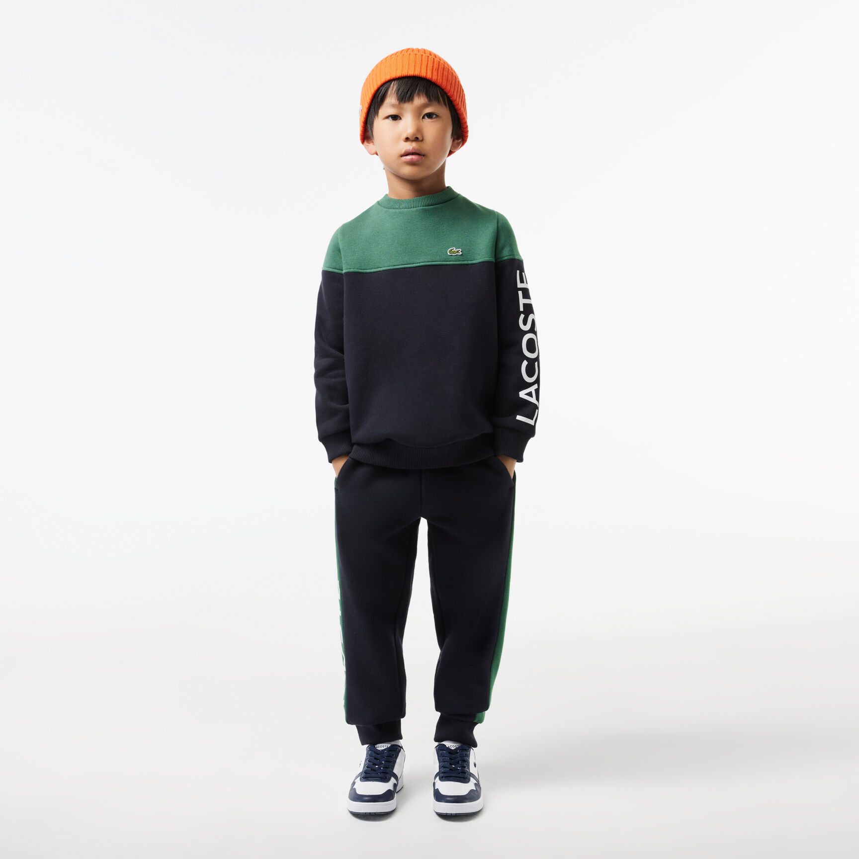 سويت شيرت رياضي بطبعة مميزة لكلمة Lacoste Kids' Colourblock Sweatshirt in Organic Cotton Fleece - SJ5288-00-KZI