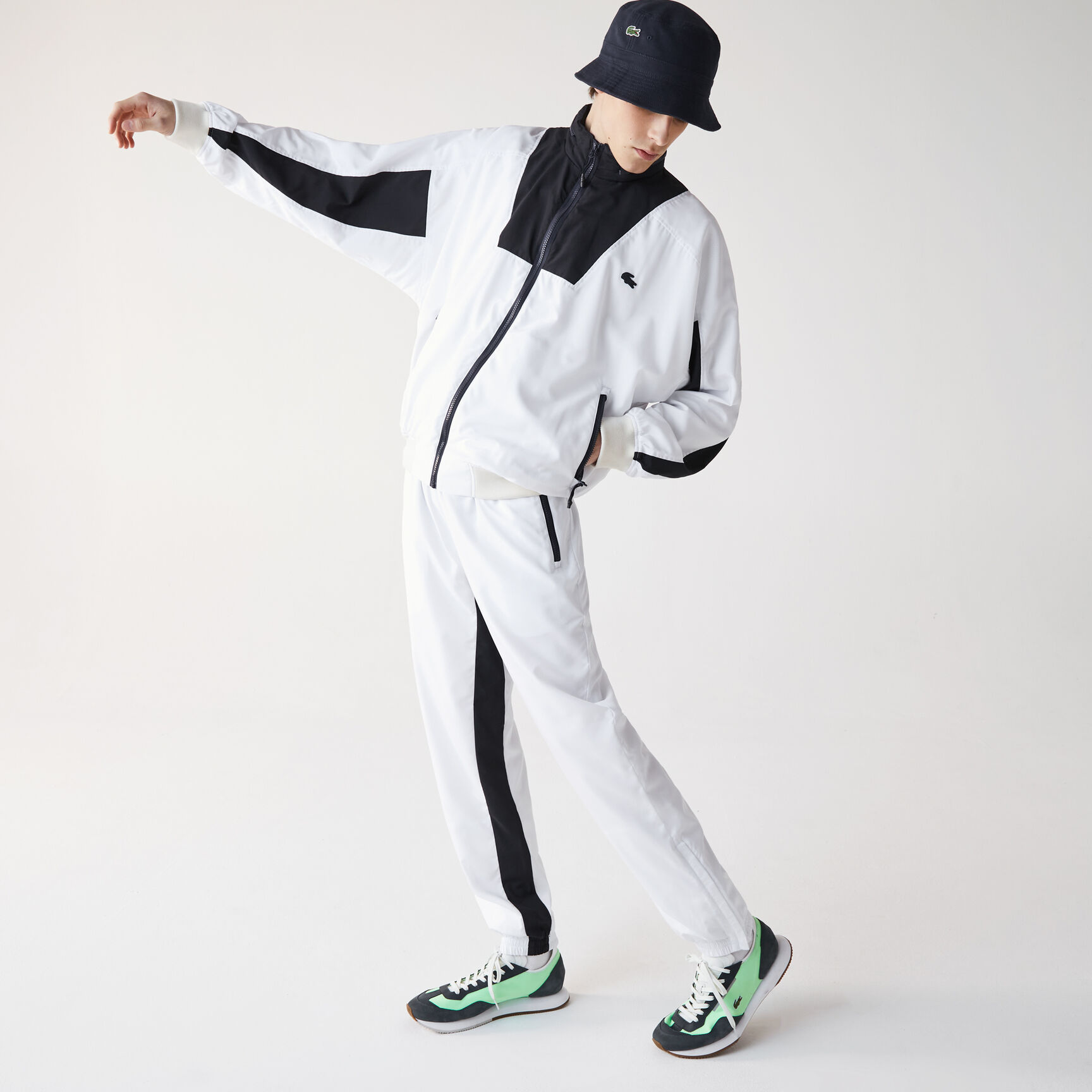 بنطال رياضي خفيف بكتل لونية وطراز ريترو للرجال بنطال رياضي خفيف بكتل لونية وطراز ريترو للرجال