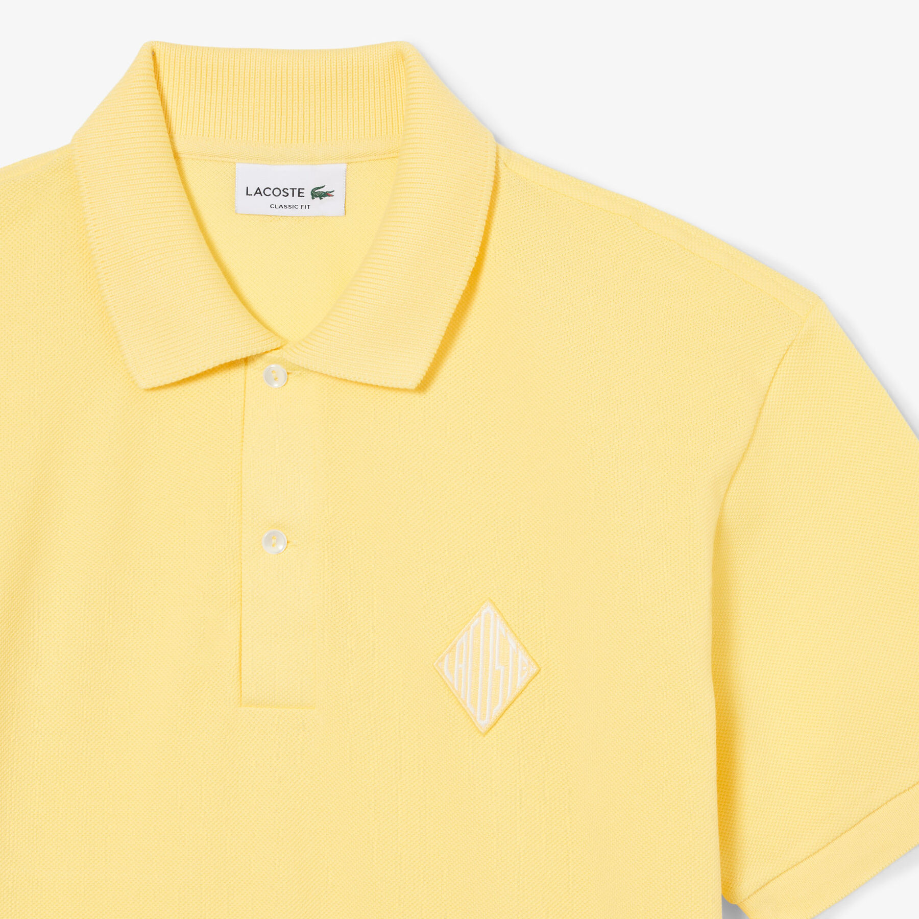 قميص بولو بيكيه بقصة كلاسيكية مع شعارالماركة بارز Classic Fit Badge Accent Pique Polo Shirt - PH0034-00-107