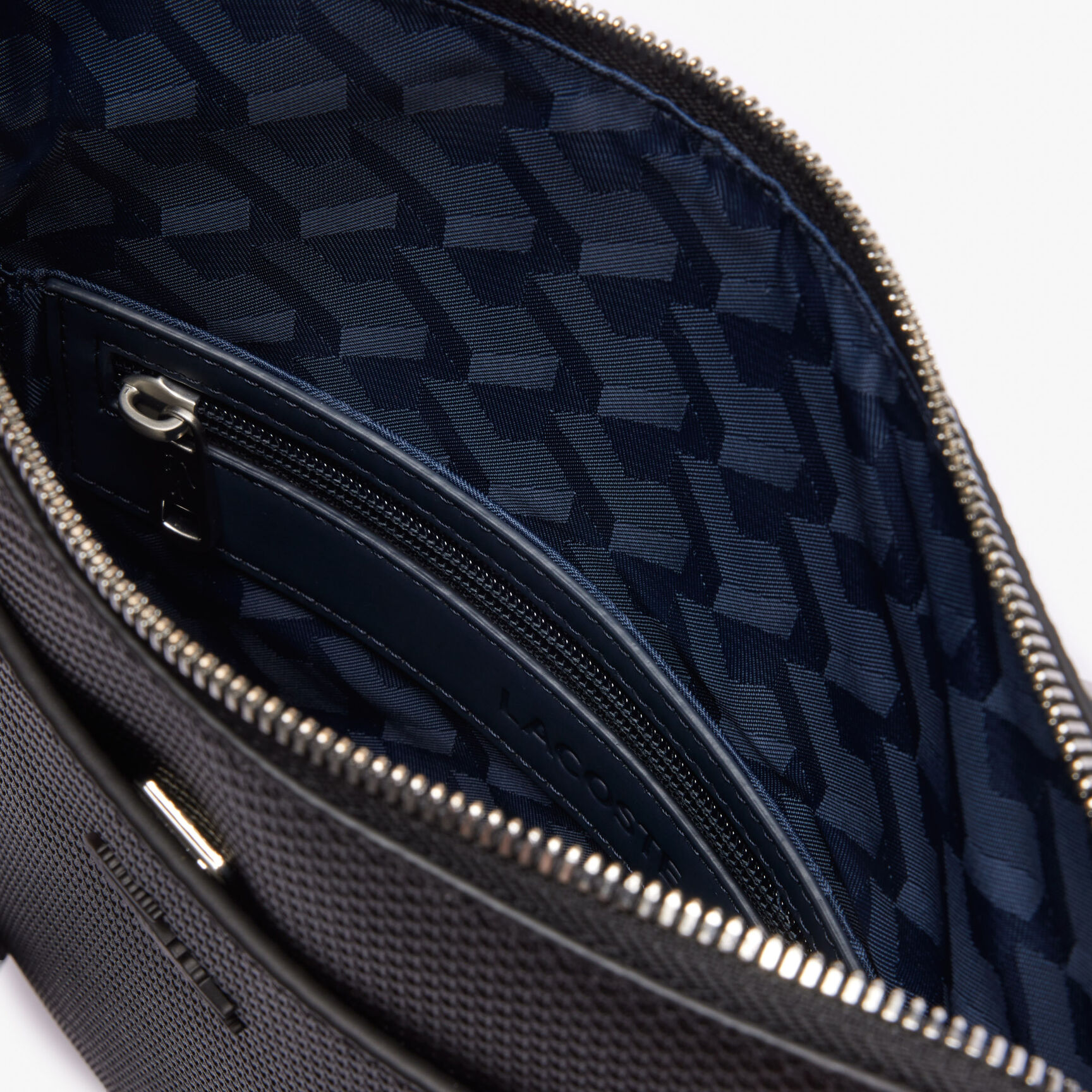 حقيبة مسطحة بسحّاب جلد بيكيه غير لامع للرجال مجموعة Chantaco Men's Chantaco Matte Pique Leather Flat Zip Bag - NH2815CE-000