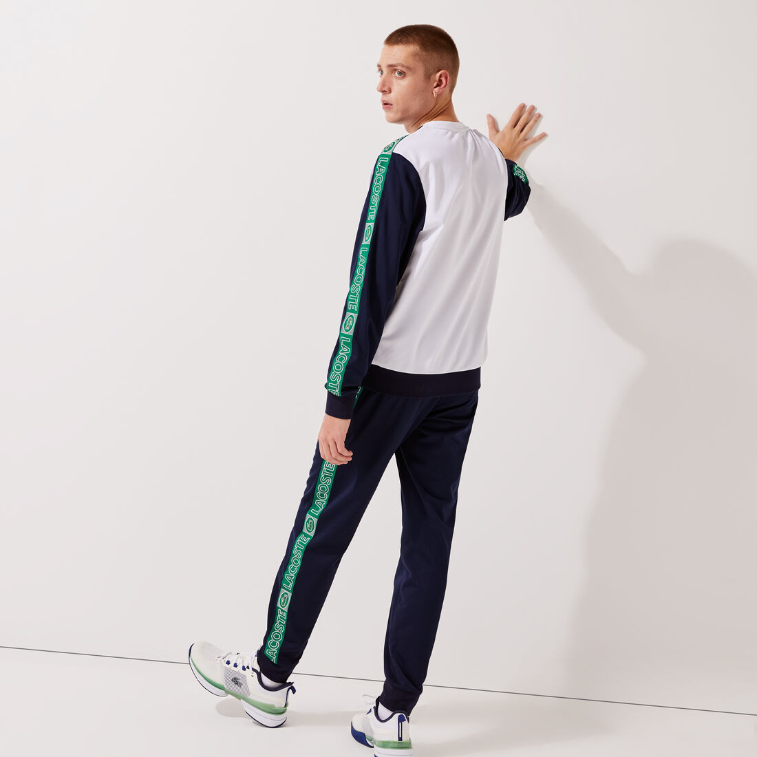 بنطال رياضي بأشرطة شعار الماركة للرجال مجموعة Lacoste SPORT بنطال رياضي بأشرطة شعار الماركة للرجال مجموعة Lacoste SPORT