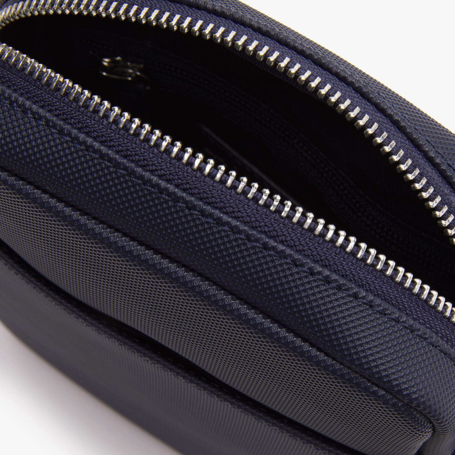 حقيبة كلاسيكية عمودية بيكيه بيتي بسحّاب للرجال حقيبة كلاسيكية عمودية بيكيه بيتي بسحّاب للرجال