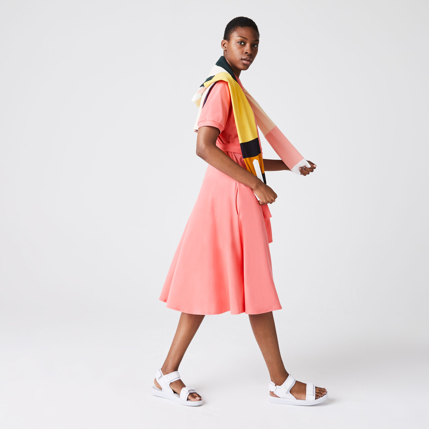 فستان بولو بيكيه قطن بحزام للنساء فستان بولو بيكيه قطن بحزام للنساء