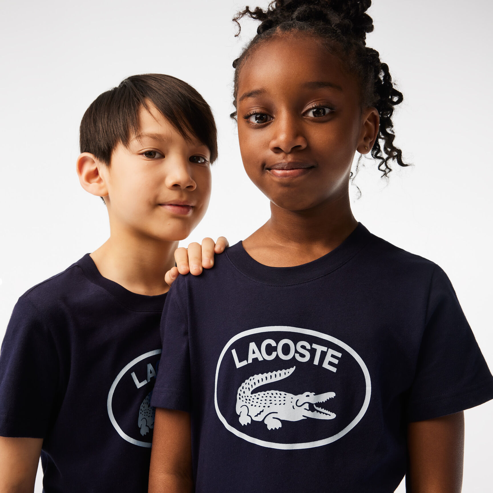 تيشيرت لاكوست قطن جيرسيه بشعار الماركة بلون مغاير للأطفال تيشيرت لاكوست قطن جيرسيه بشعار الماركة بلون مغاير للأطفال